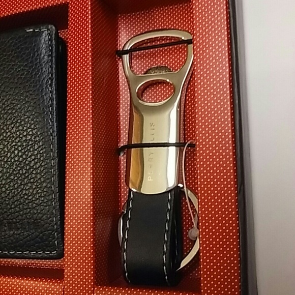 HOST PICK!!!! NWT PERRY ELLIS BLACK BIFOLD WALLET - Picture 4 of 8